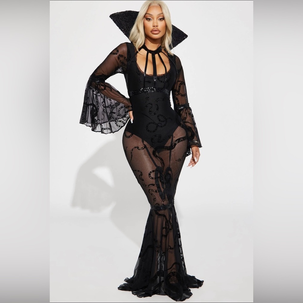 Sexy Sorceress Of The Snakes / Vampire / Dark God 2 piece Costume set in Black
